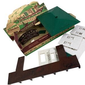 Plasticville USA Bachman Miniature Railroad Gauge HO Passenger Station Kit RS-7